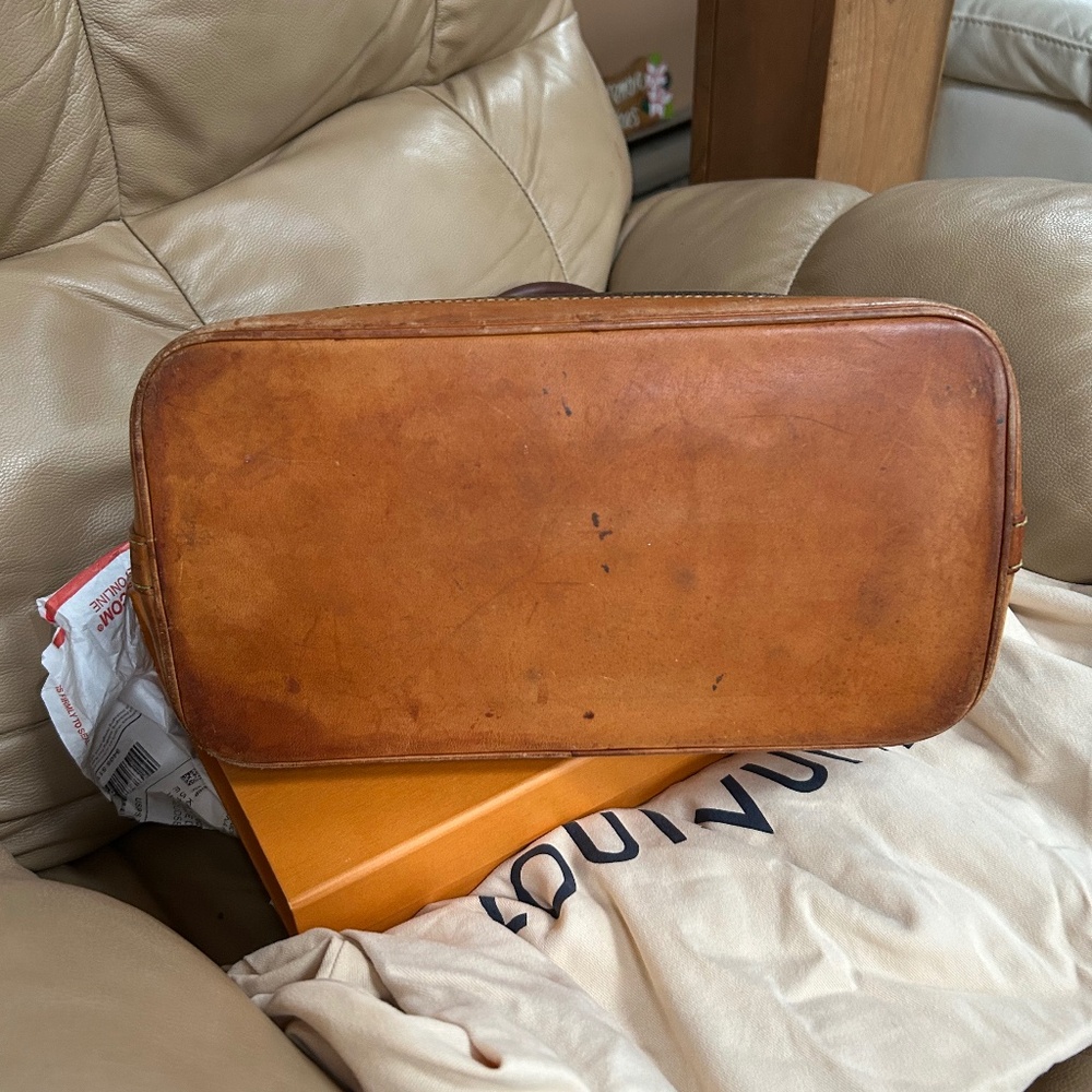 Authentic Louis Vuitton ALMA pm monogram - Picture 3 of 13